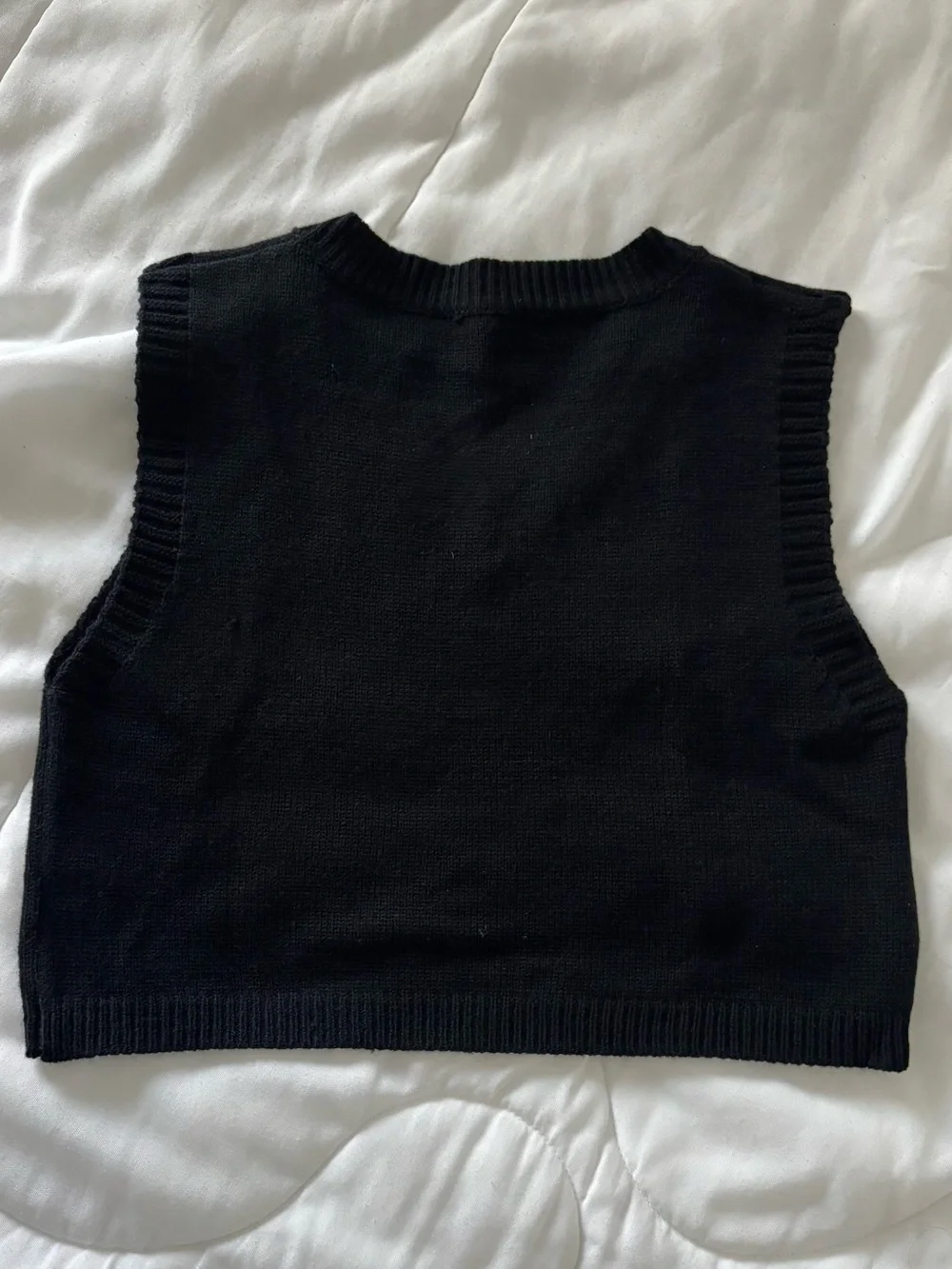 SHEIN Black V-Neck Knit Sweater Vest - Picture 2 of 3